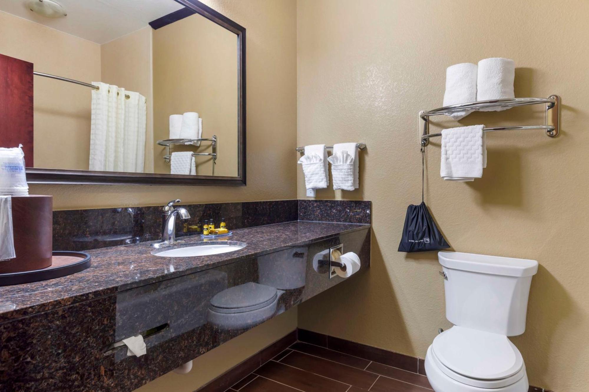 Best Western Plus Classic Inn And Suites Center Exterior photo
